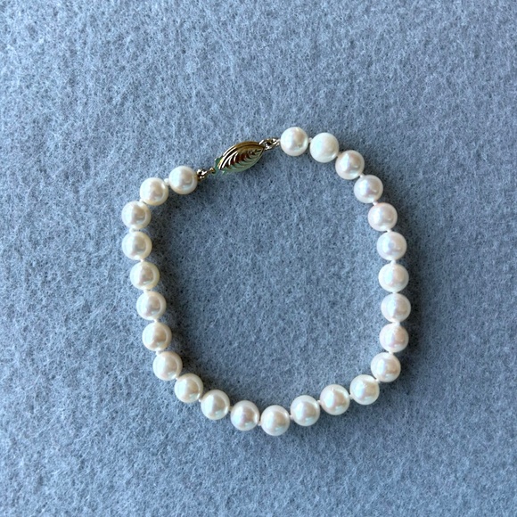 Cultured Saltwater Pearl Bracelet - Picture 1 of 1